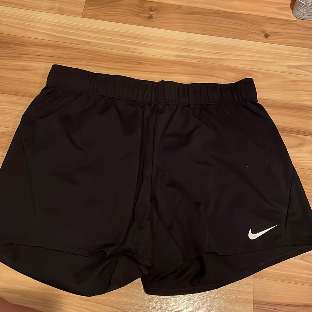 Like new Nike shorts (black)